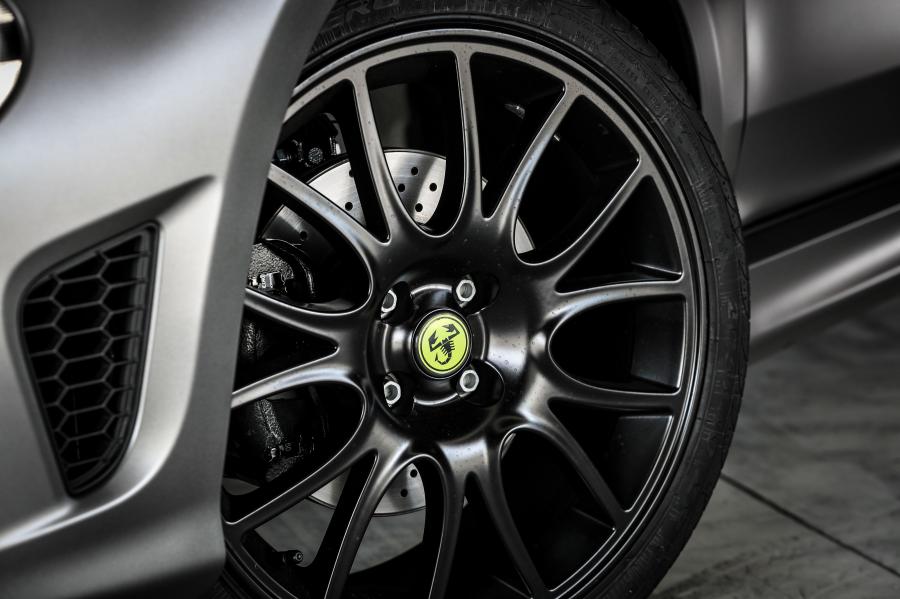 Колеса Abarth 595 Pista 70esimo Anniversario (312) 2019 года  (фото 7 из 35)